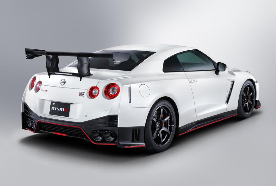  Nissan GT-R Nismo N Attack Package 2017 года  (фото 4 из 10)